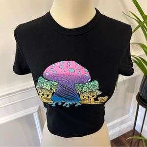 Dripped mushroom cropped tee